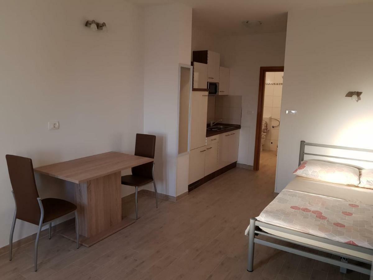 Studio Apartment Matija Podstrana Ngoại thất bức ảnh